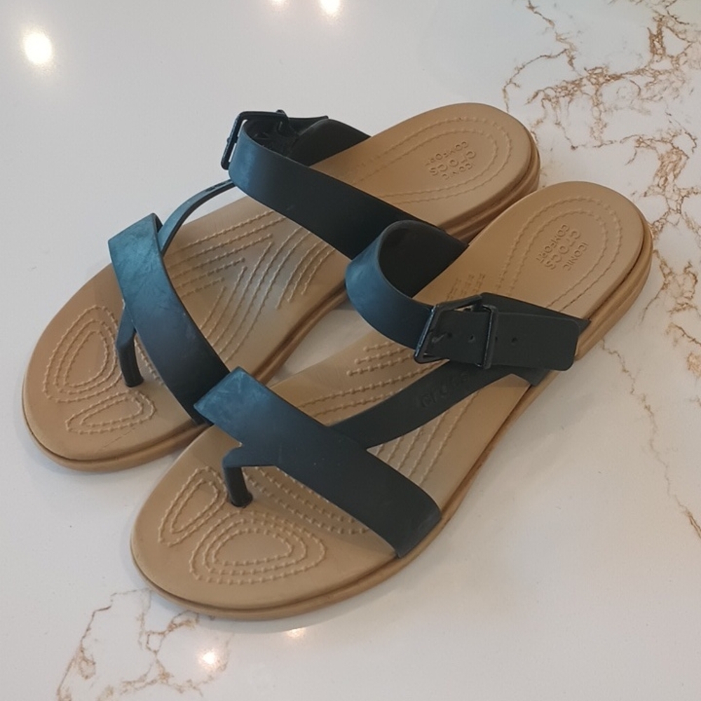 Croc Black & Tan Flip Flop Sandals